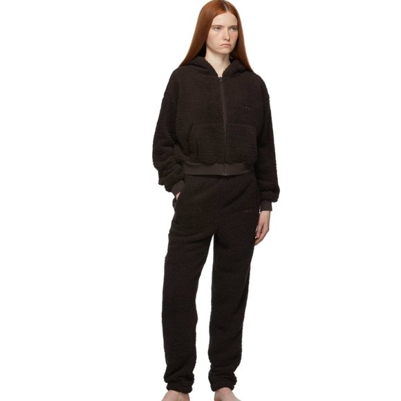 SOLD OUT NWT SKIMS Espresso Brown Teddy Jogger Lounge Pants Size Medium - Picture 1 of 4